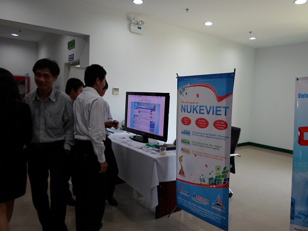 Gian trưng bày của NukeViet tại Hội thảo ứng dụng và phát triển phần mềm nguồn mở 2013